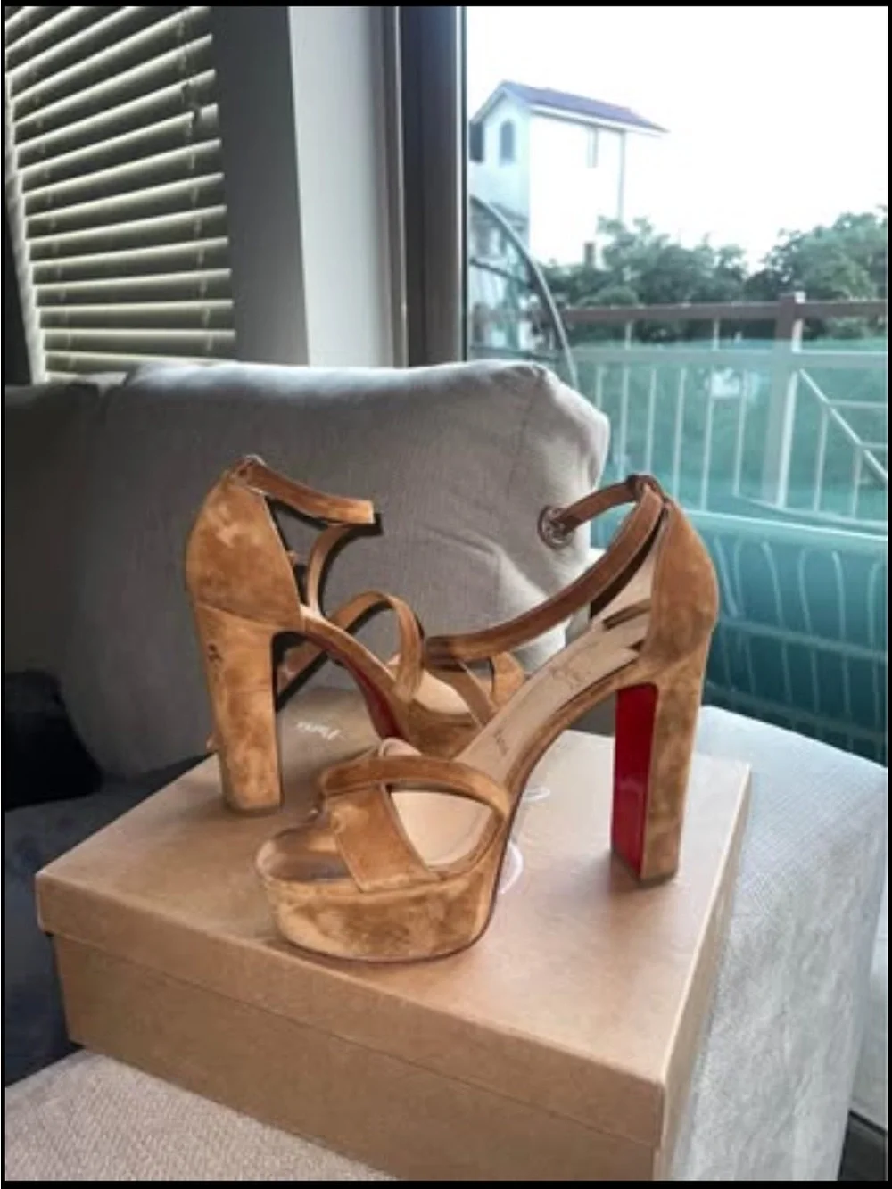 Loubi Bee 130 suede platform Red Bottoms size 37 Christian Louboutin Tan Suede P